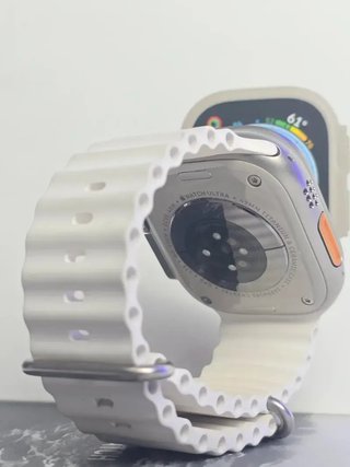 Reloj Apple Watch Ultra correa blanca