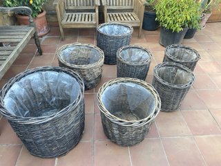 Macetas de mimbre para jardín
