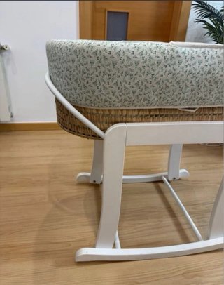 Cuna bebé madera blanca y ratán