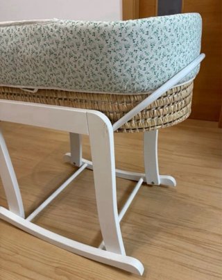 Cuna bebé madera blanca y ratán