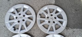Tapacubos Toyota Prius R16