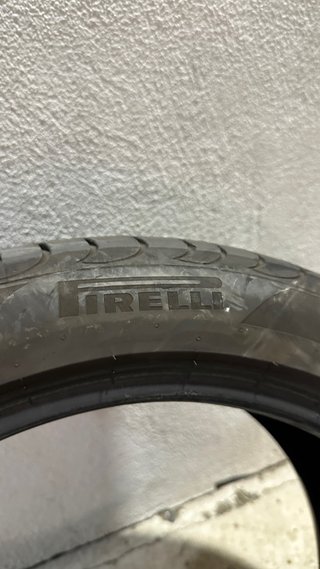 Neumático Pirelli 225/45 R17