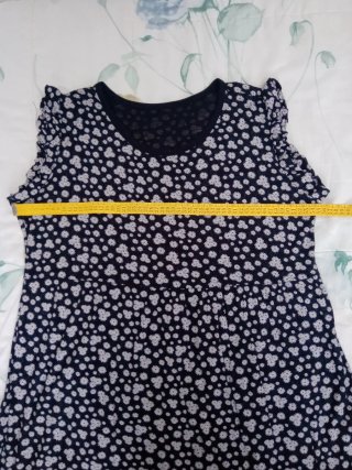 Vestido de verano floral negro y blanco