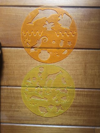 4 Paneles de dibujo con ruedas dentadas.