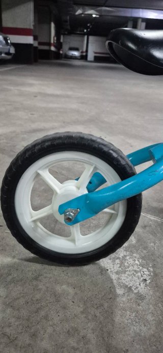 Bici de equilibrio azul para niñ@s