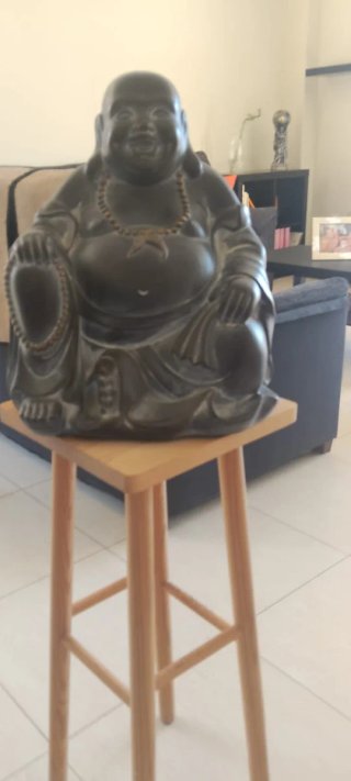 Figura Buda sonriente con soporte