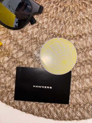 Gafas de sol Hawkers negras y amarillas