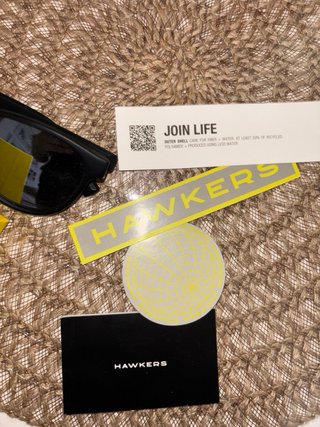 Gafas de sol Hawkers negras y amarillas