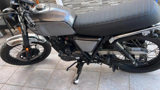Moto Brixton Cromwell 125 Gris