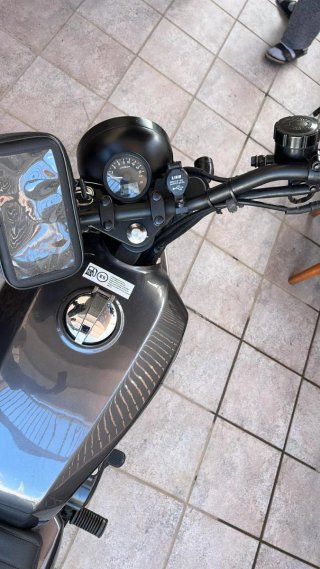 Moto Brixton Cromwell 125 Gris