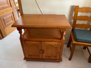 Mueble de comedor provenzal de madera