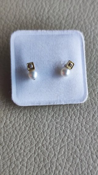 Pendientes oro bebé perla y brillante nuevos.