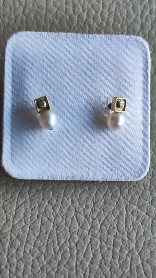Pendientes oro bebé perla y brillante nuevos.