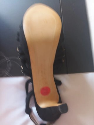 Sandalias Ante Piel Pedrería Negra Dorada