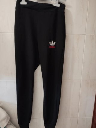 Pantalones deportivos negros
