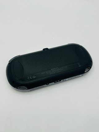PlayStation Vita PCH-1004 + 8GB Memory Card