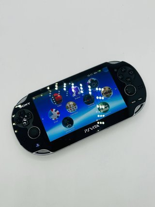 PlayStation Vita PCH-1004 + 8GB Memory Card