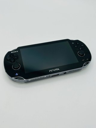 PlayStation Vita PCH-1004 + 8GB Memory Card