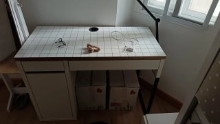 Escritorio Ikea blanco y madera