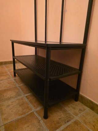 Perchero zapatero de metal negro