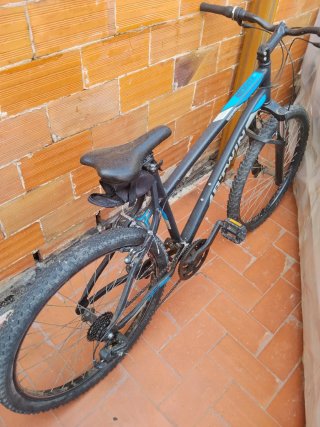 Bicicleta Btwin MTB Negra y Azul