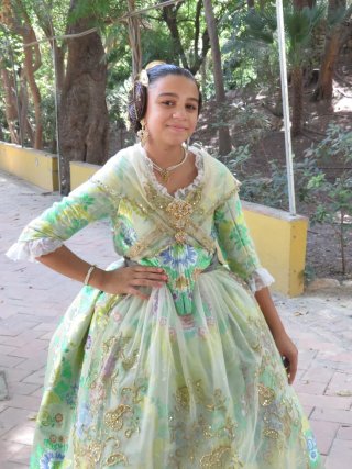 Traje de Fallera Completo con Zapatos