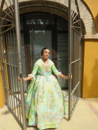 Traje de Fallera Completo con Zapatos