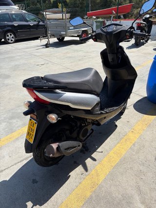 Moto Ride 49cc Scooter Automática