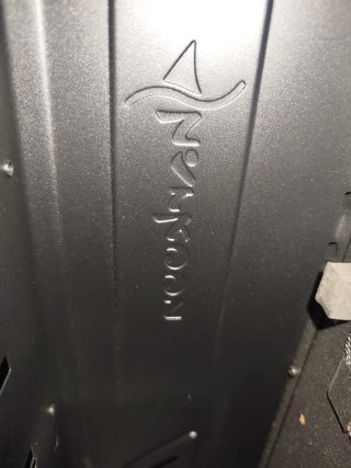 Caja de PC Negra