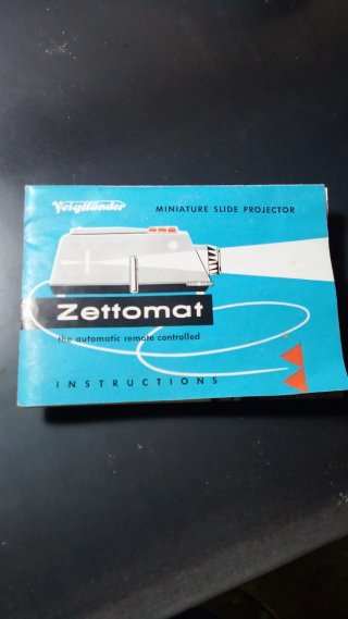 Proyector de diapositivas Zetomat antiguo