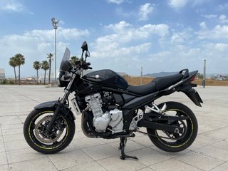 Suzuki GSF Bandit 650 Negra