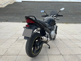 Suzuki GSF Bandit 650 Negra