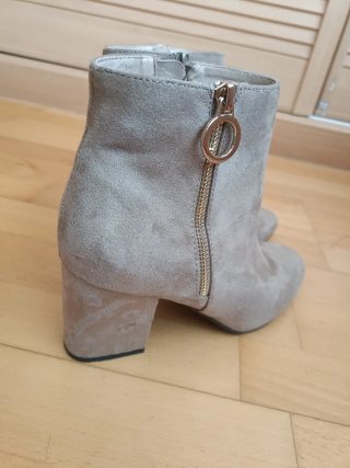 Botines grises mujer