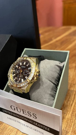 Reloj Guess Zeus Dorado y Negro