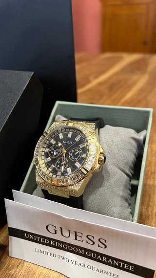 Reloj Guess Zeus Dorado y Negro