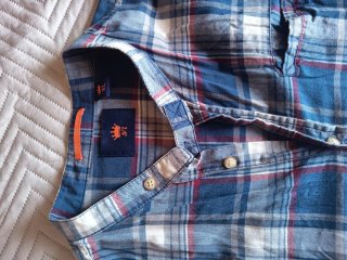 Camisa de cuadros JVZ XL,da poca talla,es más L
