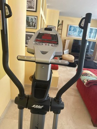 Bicicleta Elíptica BH Iridium Avant