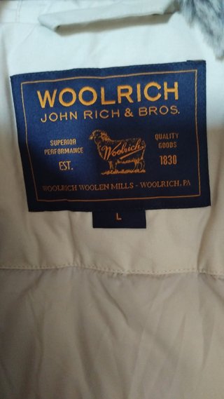 Giubbotto Woolrich donna beige con cappuccio