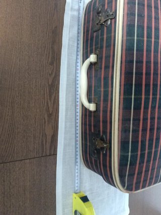 Maleta vintage a cuadros