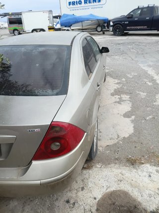 Ford Mondeo 2004 despieceo entero