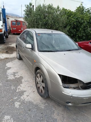 Ford Mondeo 2004 despieceo entero