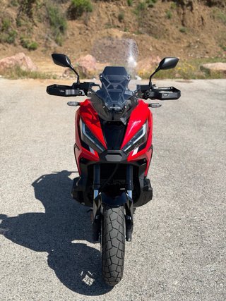 HONDA X-ADV 750 EDICIÓN ESPECIAL TOTALMENTE NUEVA