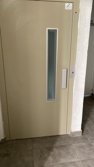Se vende amplio trastero en Solokoetxe
