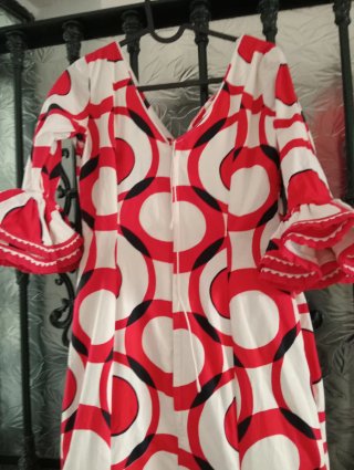 Traje de flamenca rojo y blanco