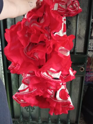 Traje de flamenca rojo y blanco