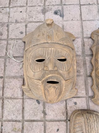 Máscaras de madera artesanales