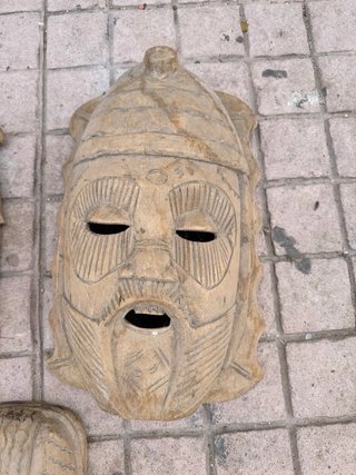 Máscaras de madera artesanales