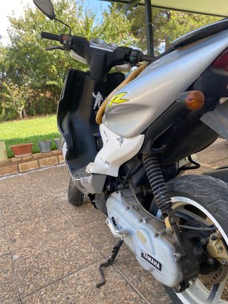 Yamaha Aerox Plata