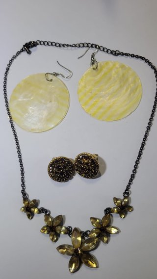 Set Collana e Orecchini Fiori Dorati