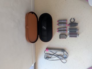 Dyson Airwrap Complete + Estuche Cuero